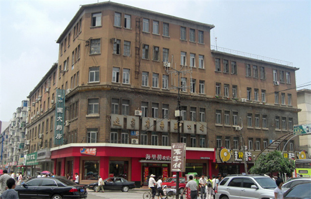 1949年，东北医药总公司办公楼（位于沈阳市太原街13 号，其中第一至第三层为30年月原修建，第四层以上为80  年月所接盖。.jpg