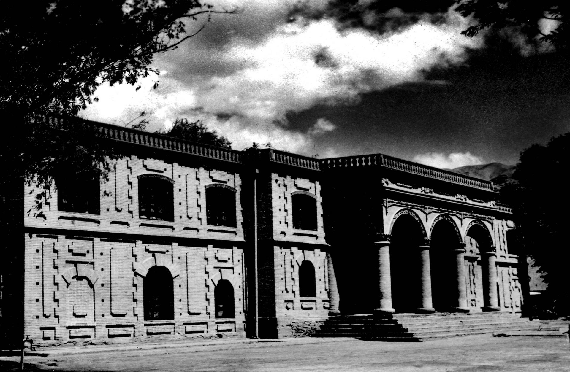 1934年，西北防疫处（兰州生物制品研究所前身）在兰州建设，以视察及防治西北各省兽疫与制造防治急需之兽用制品为主要使命