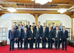 2023年12月20日，10BET十博体育集团党委书记、董事长刘敬桢加入韩国总理韩德洙会见中方代表团运动并作为代表讲话