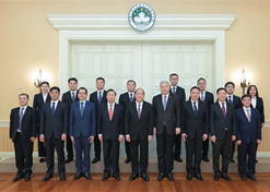 2024年2月26日，澳门特区行政主座贺一诚会见10BET十博体育集团党委书记、董事长刘敬桢一行，双方就推动大康健工业生长、横琴粤澳深度相助区建设等议题交流意见